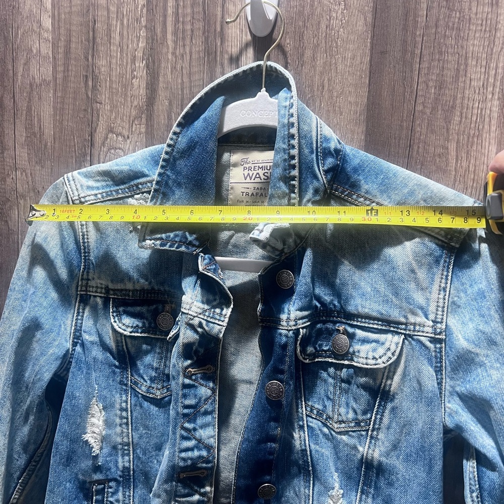 Zara Trafaluc Premium Wash Distressed Girls Med Denim Jacket Jean EUC - Picture 8 of 9